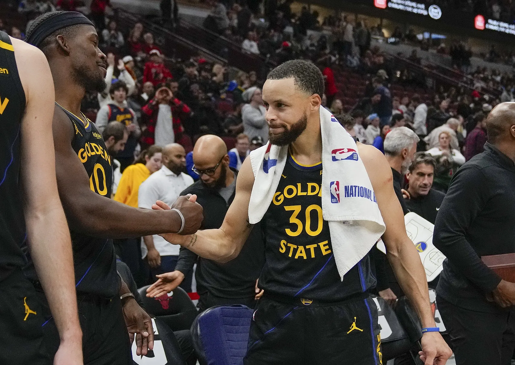 开云入口-包含尤文图斯前途光明！，库里新星表现优异表现突出上演精彩一战的词条