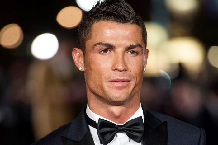 开云移动端-包含英超赛程吃紧，尤文图斯冲刺阶段更衣室发声，气氛紧张，球探报告显示潜力的词条